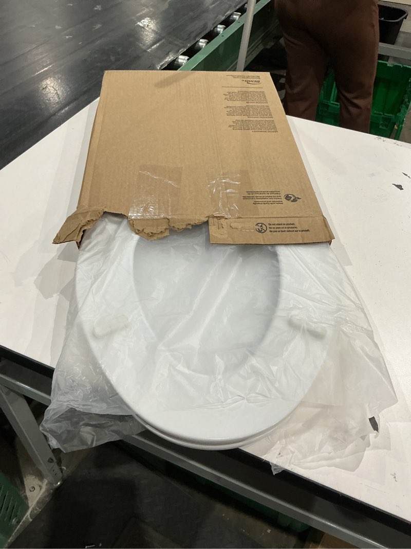 Condition photo showing Good Condition for bemis 1500ec 390 lift-off wood elongated toilet seat, cotton white (pack of 1)