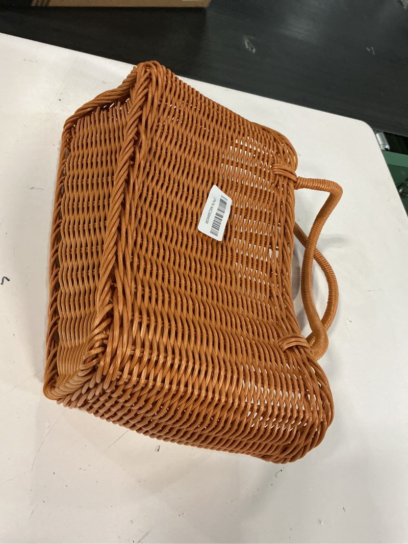 Condition photo showing Good Condition for Amosfun Portable Storage Basket with Handles - 14.2 x 7.9 x 7.9 Inch Wicker Rattan Woven Basket for Outdoor Picnics Fruit Bread Carrying