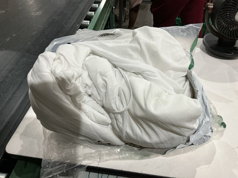 Condition photo showing As Is for heated mattress pad full size quilted heating electric bed warmer luxury comfort heat mattress pad cover single controller?12 heat setting | 1-12 hours auto shut off | with 8-21 inch deep pocket? full quilted white