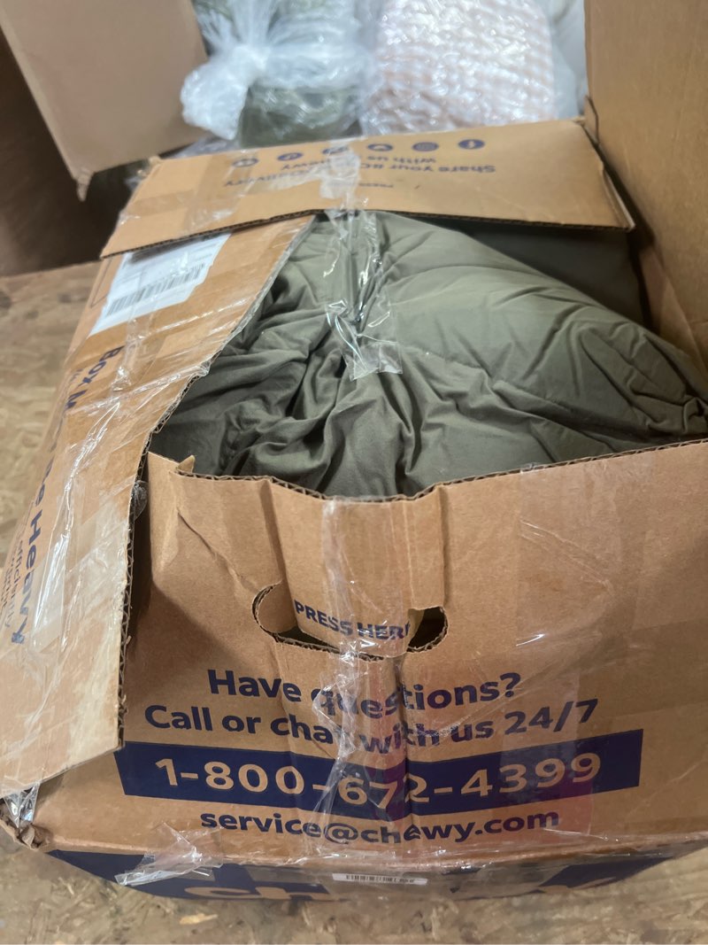 Condition photo showing Good Condition for cotton pintuck comforter, full/queen, dusty olive