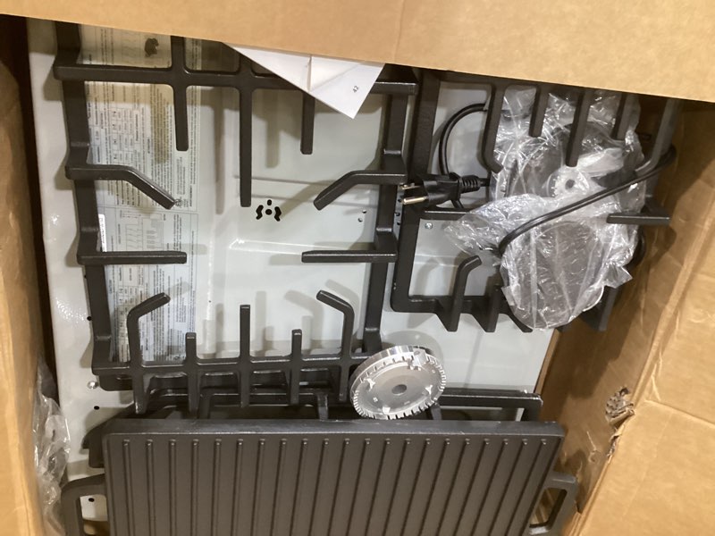 Condition photo showing As Is for 30 inch bulit-in gas cooktop with griddle, 5 italy sabaf powerful burners over 92% high efficiency, max 48300btu gas stove top, 304 stainless steel panel, ng/lpg convertible, csa certified 30 inch with griddle