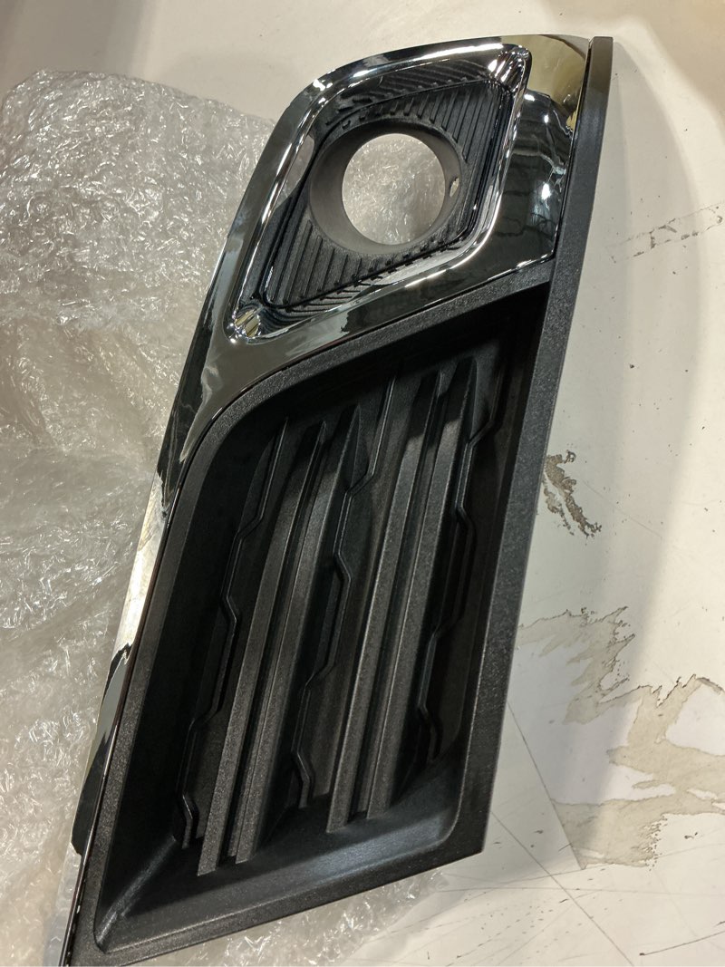 Condition photo showing Good Condition for KUAFU Fog Light Bezel Compatible with 2013-2017 Chevrolet Traverse Right Front Bumper Fog Lamp Cover Plastic(ABS) Black & Silvery Textured Replacement for 20988620 GM1039148