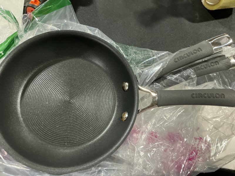Condition photo showing Good Condition for circulon radiance hard anodized nonstick frying / fry pan set / skillet set - 8.5 inch, 10 inch, and 12.25 inch , gray