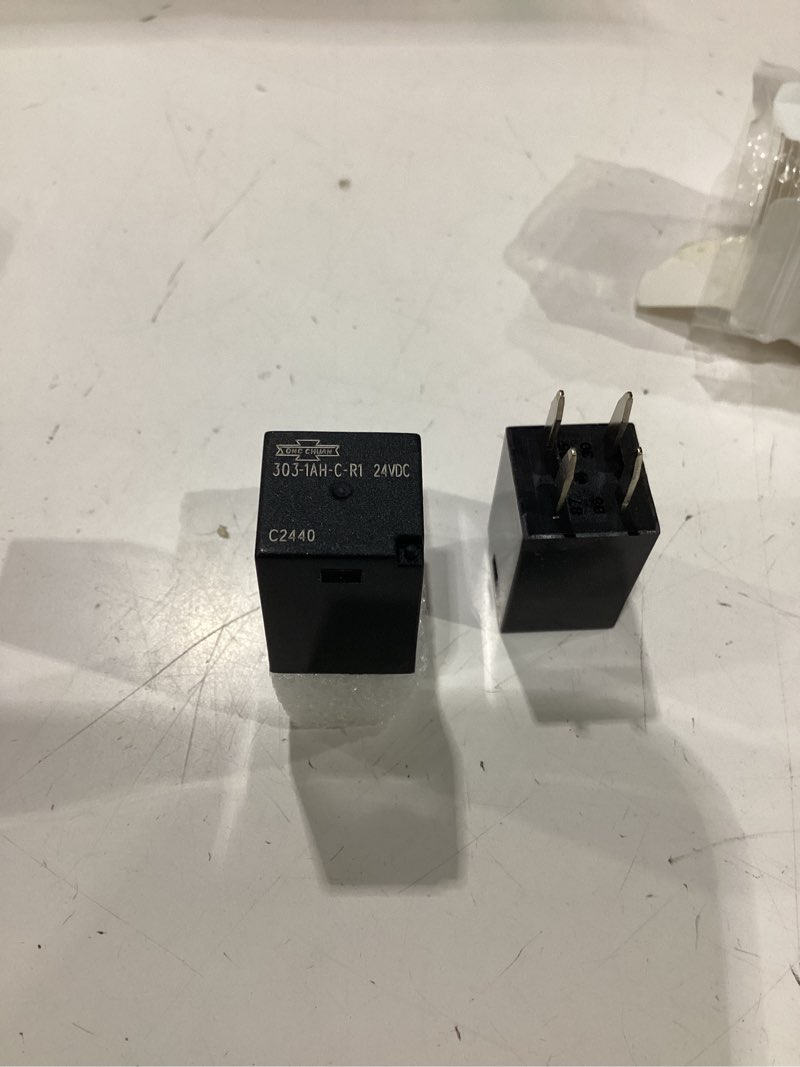 Condition photo showing New/Like New for (pack of 2) 303-1ah-c-r1 24vdc automotive relay 4 pins
