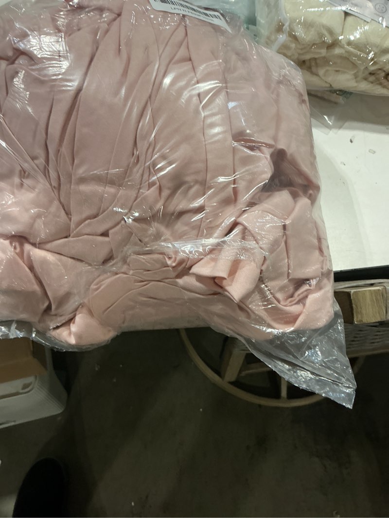 Condition photo showing Good Condition for bedsure duvet cover queen size, soft double brushed bedding set, 3pcs, pink | for kids & adults, 90"x90" comforter cover, hotel luxury, all season, breathable, easy care, lightweight, zipper closure 08 - pink queen (90"x90")