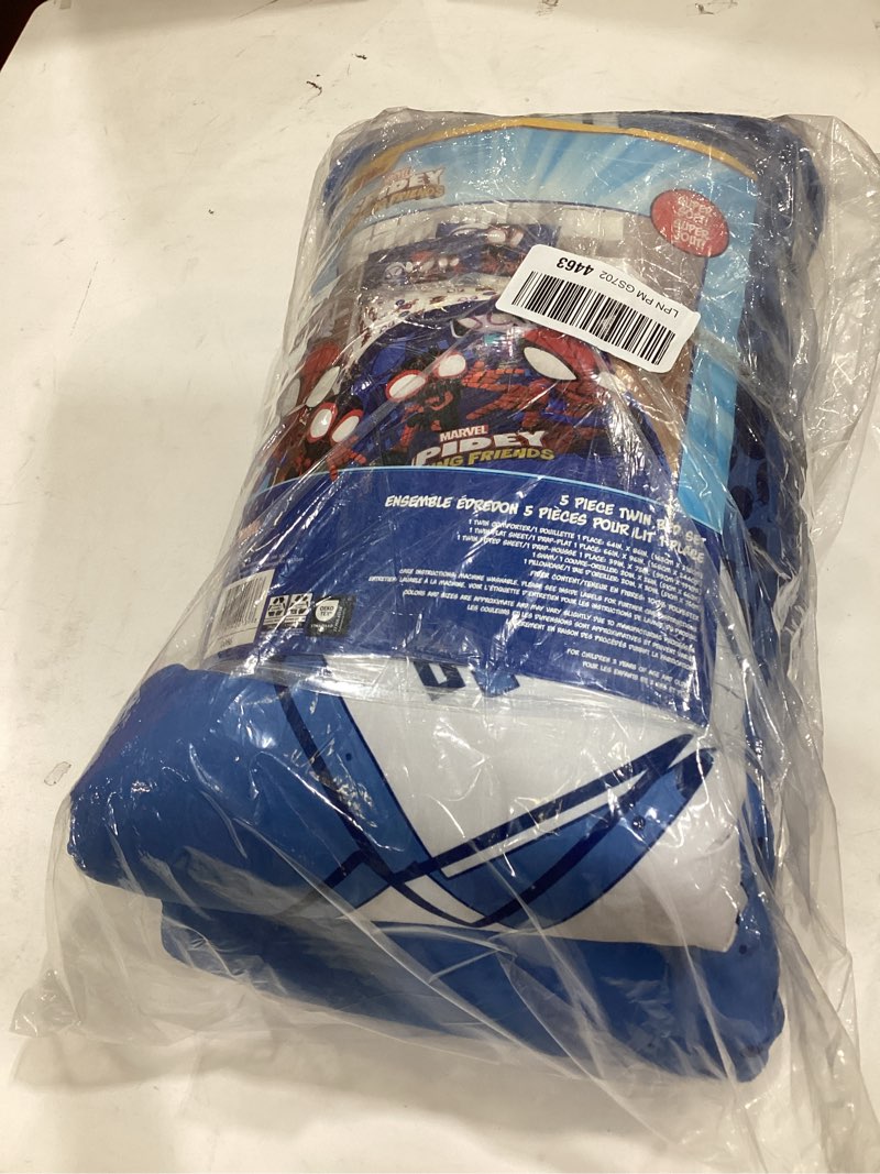 Condition photo showing New/Like New for jay franco marvel spidey and his amazing friends kids 5 piece twin comforter set - includes comforter & sheets boys bedding - super soft fade resistant microfiber (official marvel product) blue 5 piece twin blue - spidey & friends