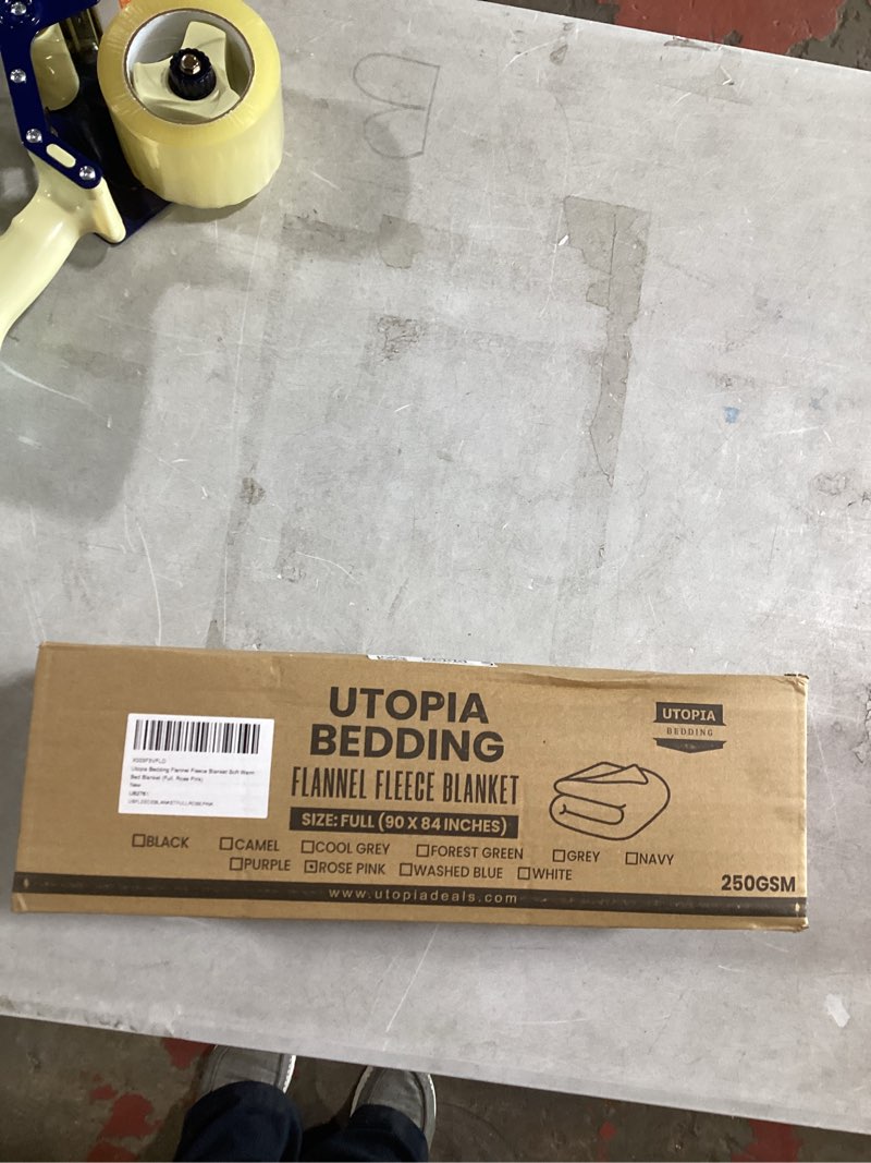 Condition photo showing New/Like New for utopia bedding fleece blanket full size rose pink lightweight fuzzy soft anti-static microfiber bed blanket (90x84 inches)