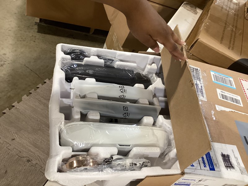 Condition photo showing Good Condition for philips sonicare diamondclean connected electric toothbrush 2 pack, x2 sonic toothbrushes, x2 charging travel cases, x2 a3 brush heads, 12 brushing settings, (black and rose gold) model hx9912/71