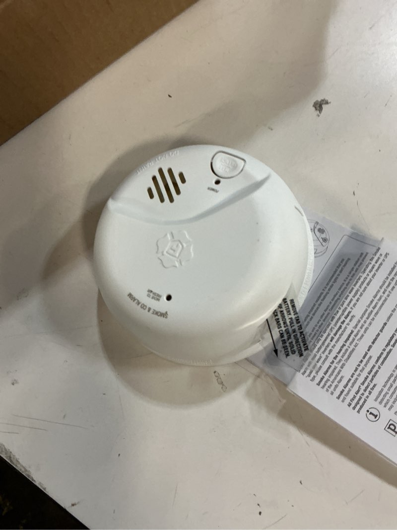 Condition photo showing Good Condition for first alert brk sc9120b-3 hardwired smoke and carbon monoxide (co) detector with battery backup. 3-pack , white 3-pack detector
