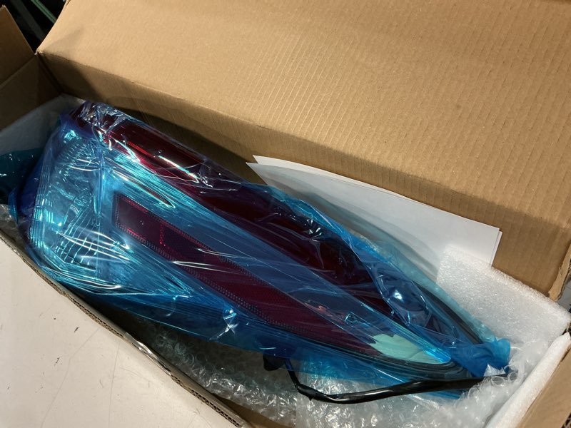 Condition photo showing Good Condition for huray tail light assembly for toyota camry 2018-2020 le l se tail lamp replacement 81560-06720 passenger side (right)