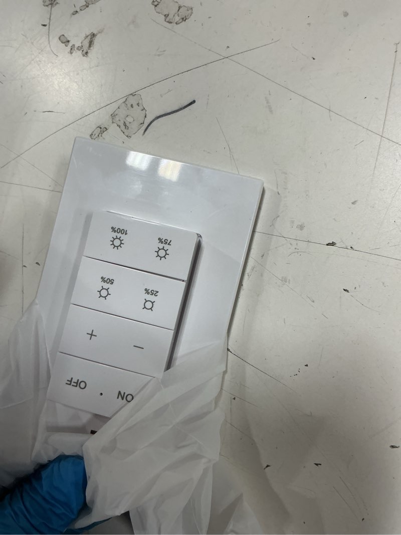 Condition photo showing Good Condition for DEWENWILS Remote Control Light Socket with Dimmer, Wall Mounted Wireless Light Switch with 100FT Range & E26/E27 Socket, Wireless Light Bulbs Socket Switch for Closet, Garage, Basement, FCC&ETL Listed 1 Switch Dimmable + 1 Socket