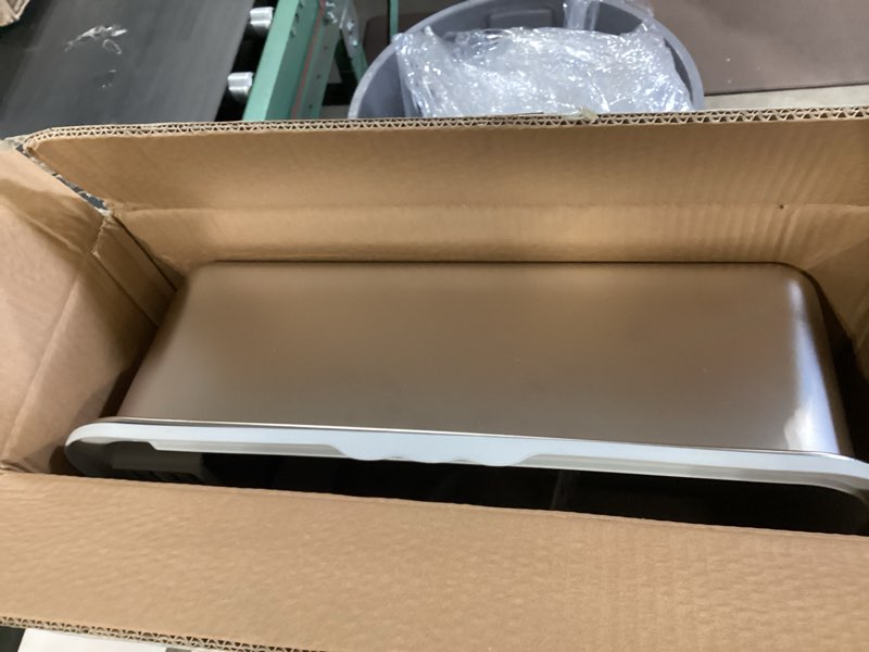 Condition photo showing Good Condition for henkelion stainless steel cat litter box with lid, 20" l x 14.2" w x 11.8" h, extra large litter box for big cats with high sided, anti-urine leakage, easy cleaning, include cat mat and scoop