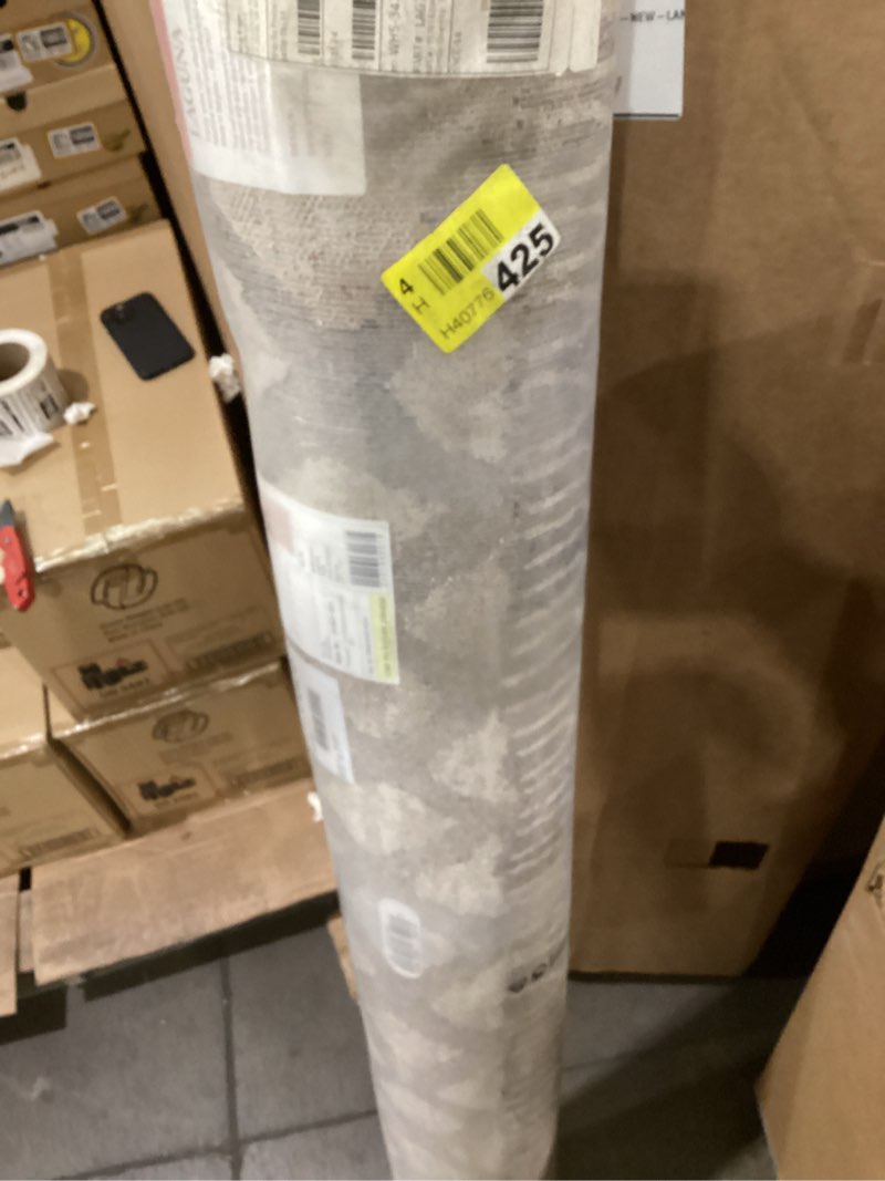 Condition photo showing New/Like New for Laguna rug 5’3”x7’7” 