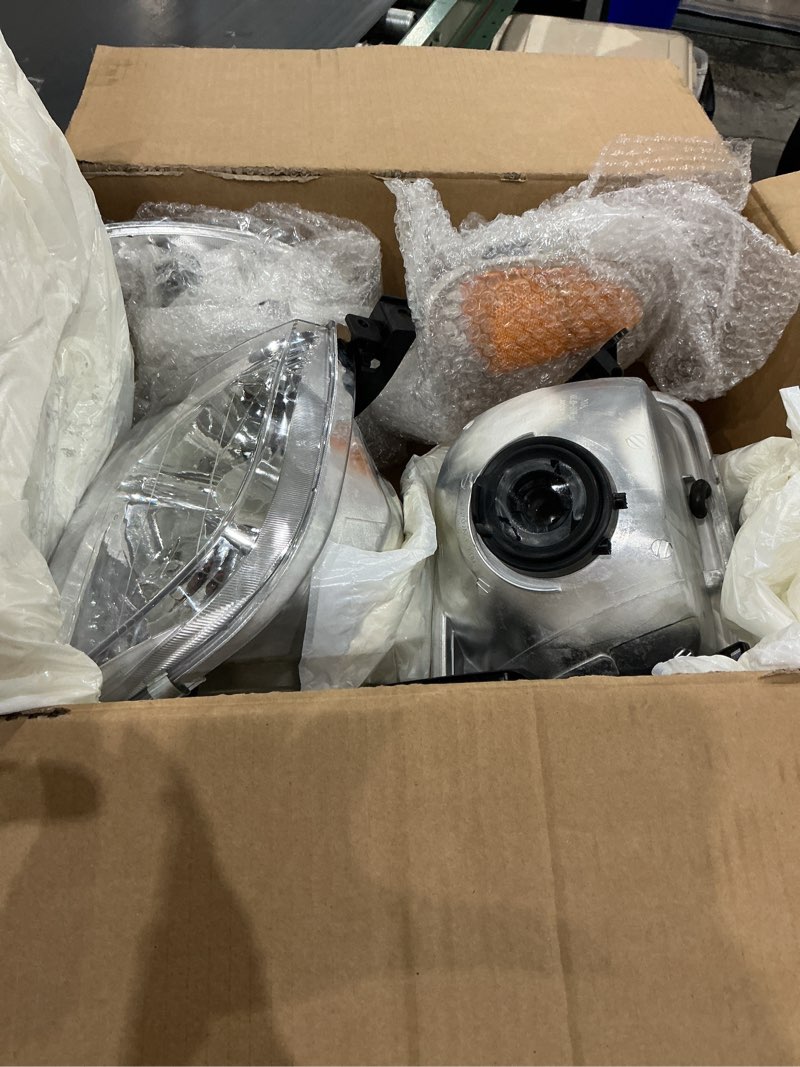 Condition photo showing Good Condition for headlight assembly with corner light compatible with toyota tundra 2000 2001 2002 2003 2004 regular | access cab, halogen headlamp pair set w/o bulbs, chrome housing clear lens yellow corner chrome headlights & parking lights