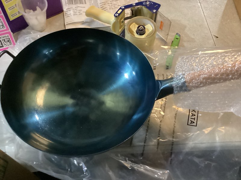 Condition photo showing As Is for YOSUKATA 14” Round Bottom Carbon Steel Wok Pan – Blue Pre-Seasoned Pow Wok for Stir Fry, BBQ & Camping – Traditional Japanese & Chinese Cookware – Compatible with Gas Stoves & Open Fire Only 14" Blue