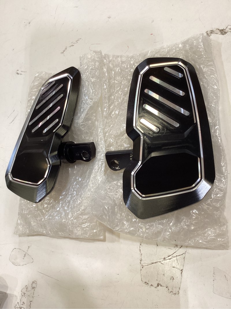 Condition photo showing New/Like New for rider footboard footpegs insert kit raised twill design fit for motorcycle dyna fatboy iron 883 sportster 883 x48