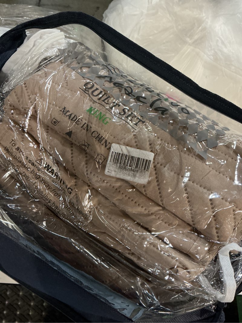 Condition photo showing New/Like New for exclusivo mezcla ultrasonic king quilt bedding set, lightweight taupe bedspreads soft modern geometric coverlet set for all seasons (1 quilt and 2 pillow shams) taupe king (96"x104")