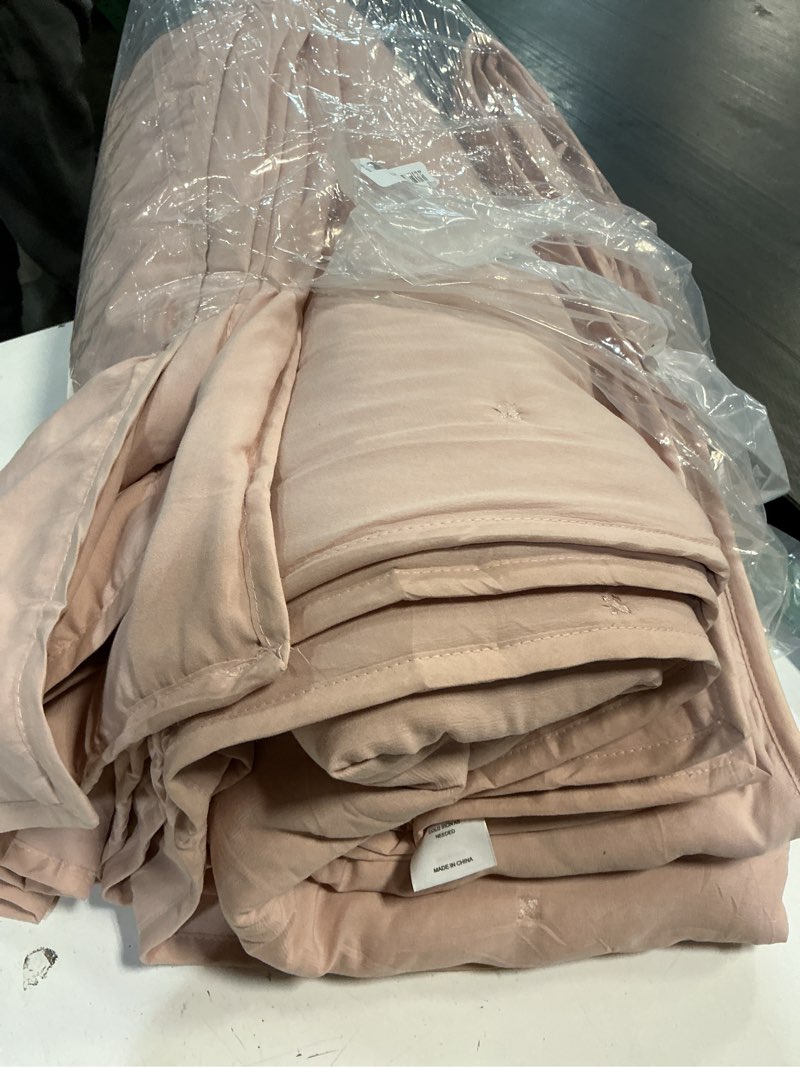 Condition photo showing Good Condition for bourina embroidery quilt set 3-piece full/queen quilt set pre-washed microfiber ultra soft lightweight star embroidery bedspread coverlet set, flesh pink flesh pink full/queen