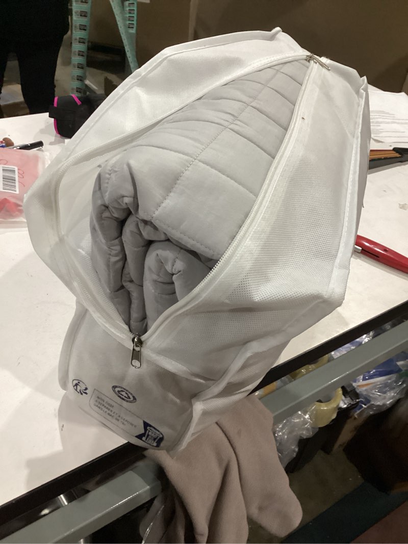 Condition photo showing Good Condition for ynm 15lbs weighted blanket for adults, cotton heavy bed throw blanket with cooling glass beads for all season use, ideal for one person of 140lbs (60x80 inches, queen bed, light grey) 60 in x 80 in 15 lb exclusive cotton light grey