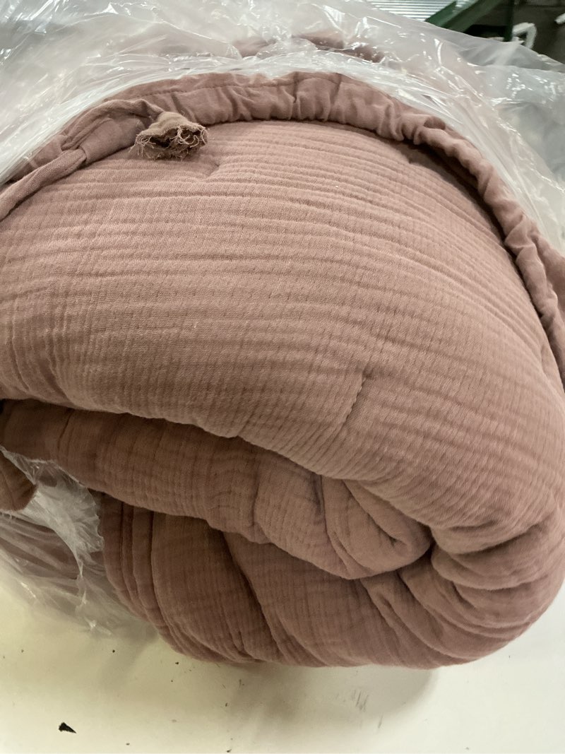 Condition photo showing Good Condition for organic cotton gauze toddler quilt color: fig queen 