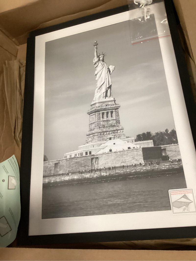 https://lotting-media.assets.bidfta.com/lotting_5855901d-72d0-4476-9076-209a3bc270d3