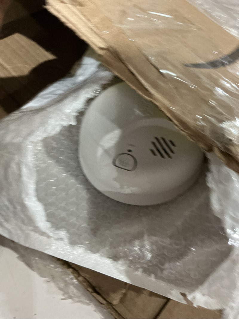 Condition photo showing Good Condition for first alert smico100-ac interconnect hardwire combination smoke & carbon monoxide alarm with battery backup - 3 pack 3-pack precision detection smico100-ac