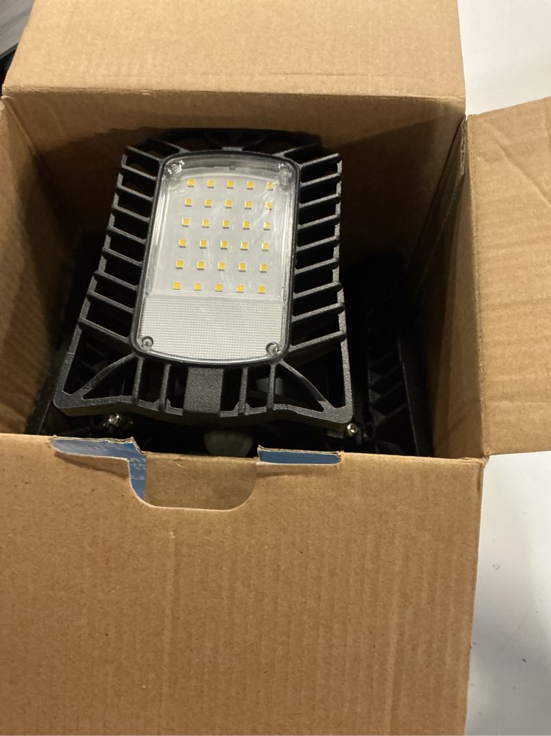 Condition photo showing Good Condition for utilitech 1-ft 8000-lumen black 3-light led diffuser garage shop light