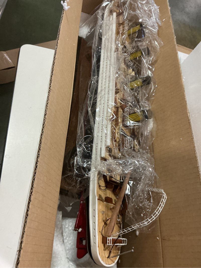 Condition photo showing Good Condition for RMS Titanic - Model ship kit - Wooden model Ships