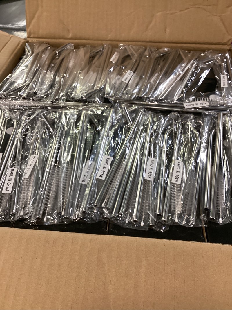 Condition photo showing New/Like New for IEOVIEE 32 Packs 12oz Wine Tumbler Bulk with Lid and Straw Stainless Steel Stemless Wine Glass, Double Wall Vacuum Insulated Tumbler Cup,Travel Mug for Coffee Cocktails Beverage Gifts (White)