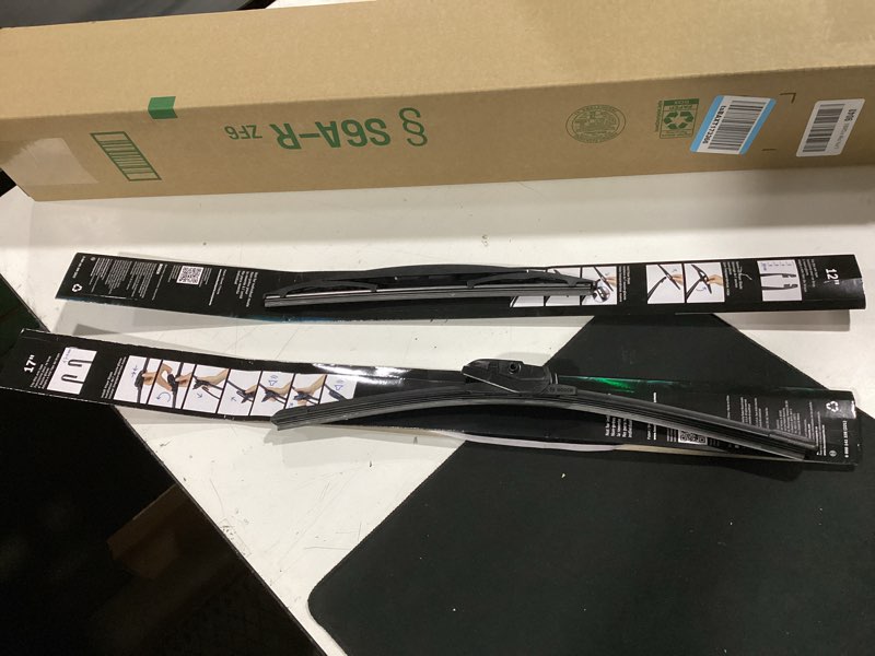 Condition photo showing Good Condition for bosch icon wiper blades 12a17a (set of 2) fits acura: 15 tlx, dodge: 12-07 caliber, infiniti: 17-14 qx50, toyota: 01-03 prius, 12-06 rav4 +more, up to 40% longer life, frustration free packaging front (24a & 17a) icon combo pack (front)