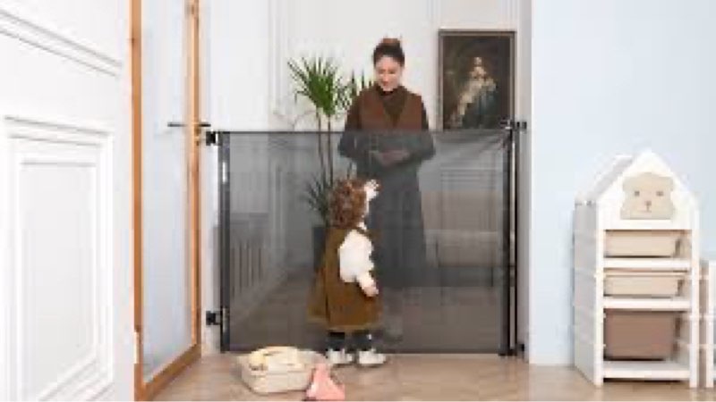 70 Inch Wide Retractable Baby Gate for Doorways, Extra Long Dog Gate Indoor Pet Gate Retractable Gat