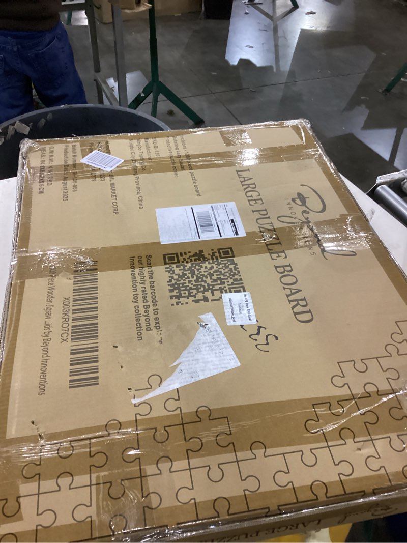 Condition photo showing Good Condition for Large puzzle board