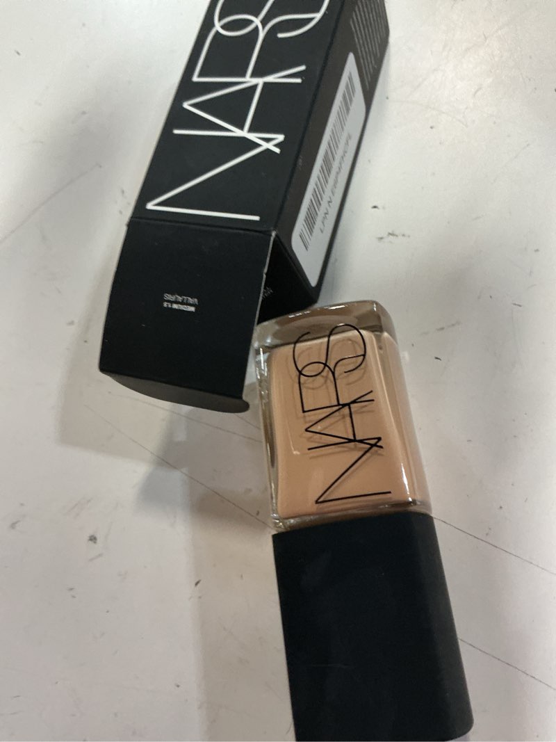 Condition photo showing Good Condition for nars sheer glow foundation vallauris, 1 oz