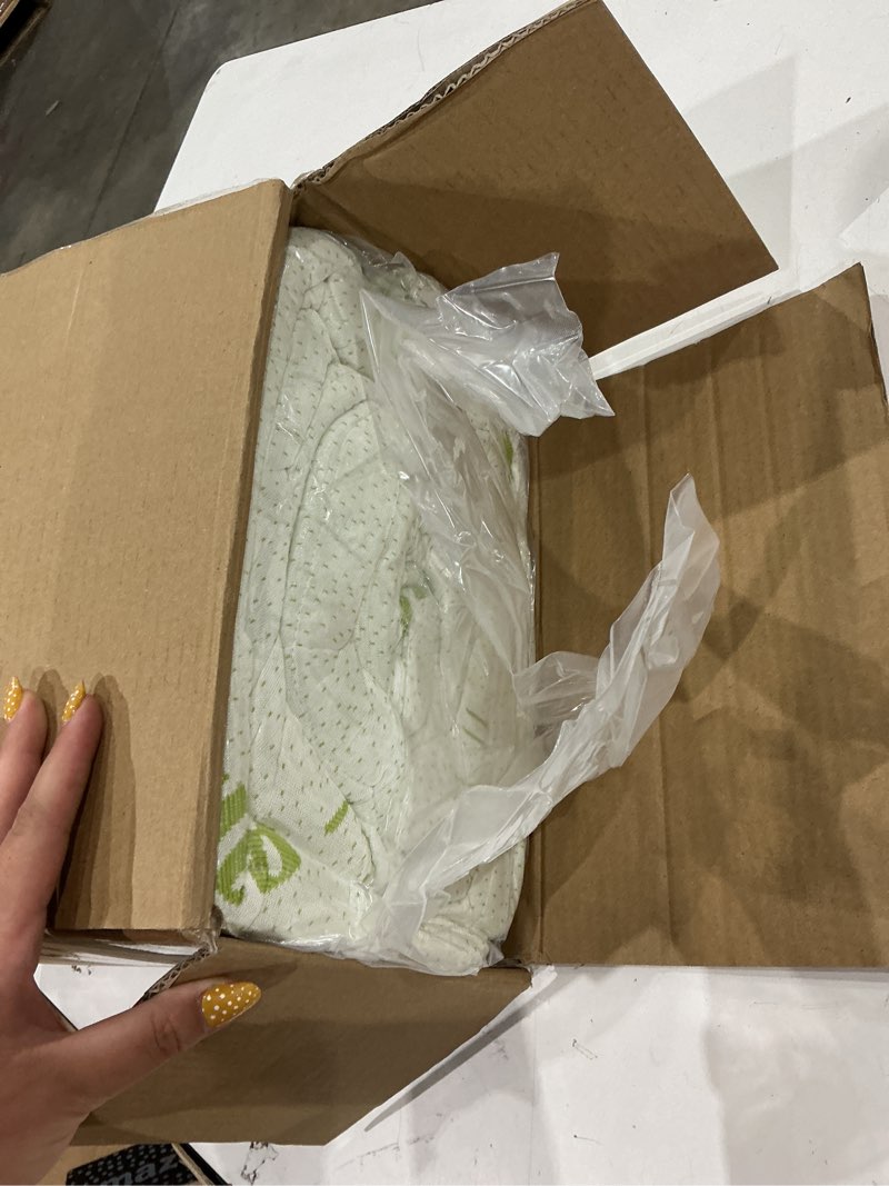Condition photo showing New/Like New for mattress pad california king size, cooling pillow top mattress topper, ultra soft viscose made from bamboo, breathable for hot sleepers, deep pocket 8"-20", green green california king
