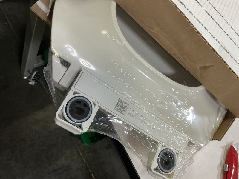 Condition photo showing New/Like New for KOHLER 4636-RL-0 Cachet ReadyLatch Elongated Toilet Seat Slow Close, Soft Close Toilet Seat Quiet Lid, Contoured Grip-Tight Bumpers Installation Hardware, Apartment Essentials, White White Elongated Ready Latch