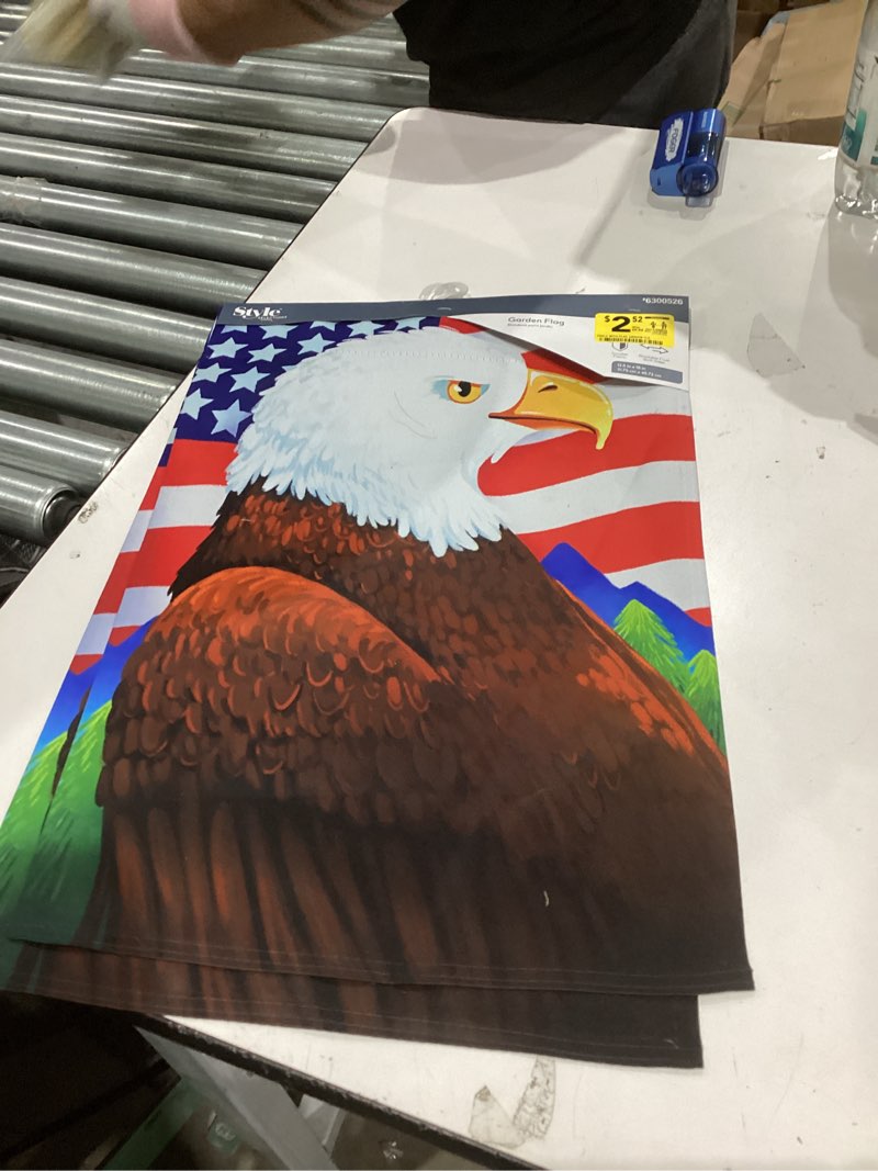 Condition photo showing Good Condition for Style Selections Patriotic Garden flag