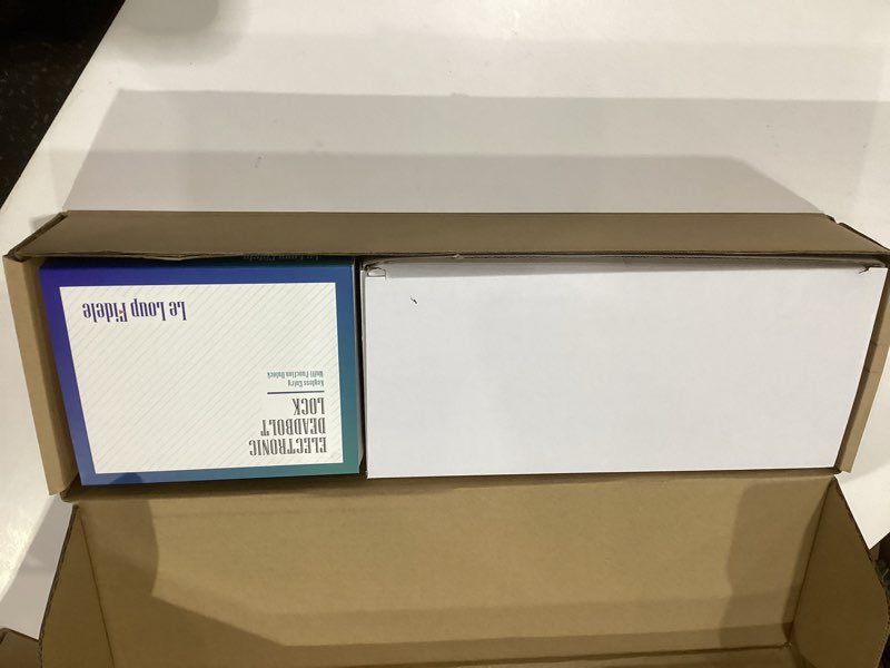 https://lotting-media.assets.bidfta.com/lotting_58e4c626-a5b5-4d13-b1e1-32ee4de7cd24