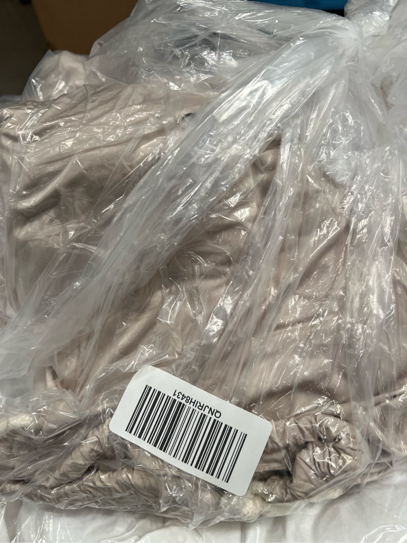 Condition photo showing New/Like New for bamboo sheet set, king, sand