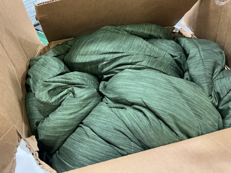 Condition photo showing As Is for Bedsure Oversized Queen Comforter Set - Dark Green Soft Bedding for All Seasons, Cationic Dyed Bed Set, 3 Pieces, 1 Oversized Queen Size Comforter (98"x98") and 2 Pillow Shams (20"x26"+2") Oversized Queen 12 - Dark Green