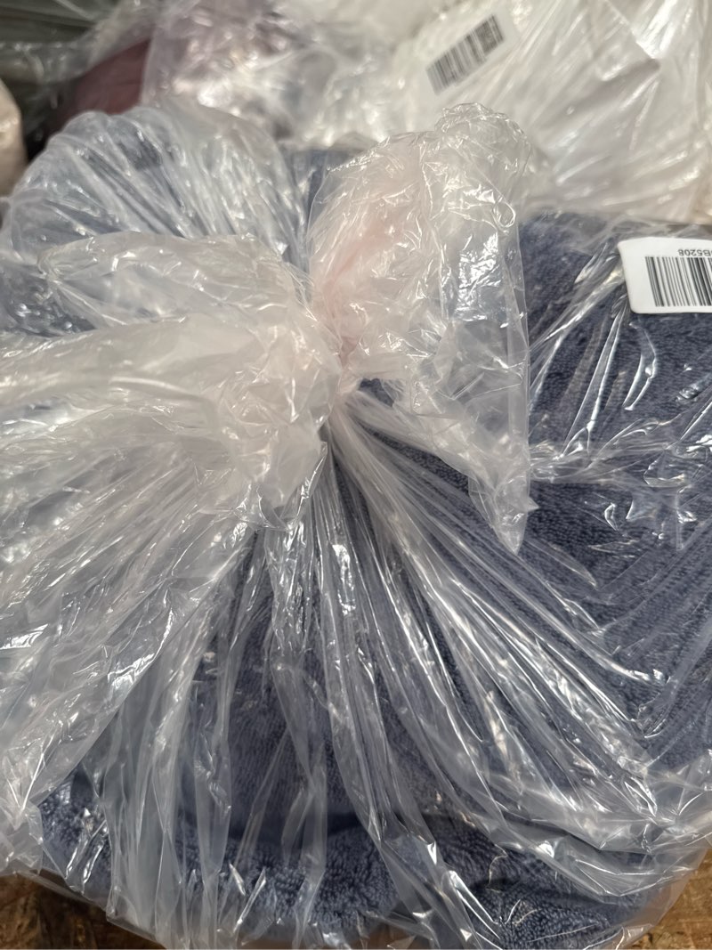 Condition photo showing Good Condition for ultra luxe plush bath sheet bundle, one size, mineral