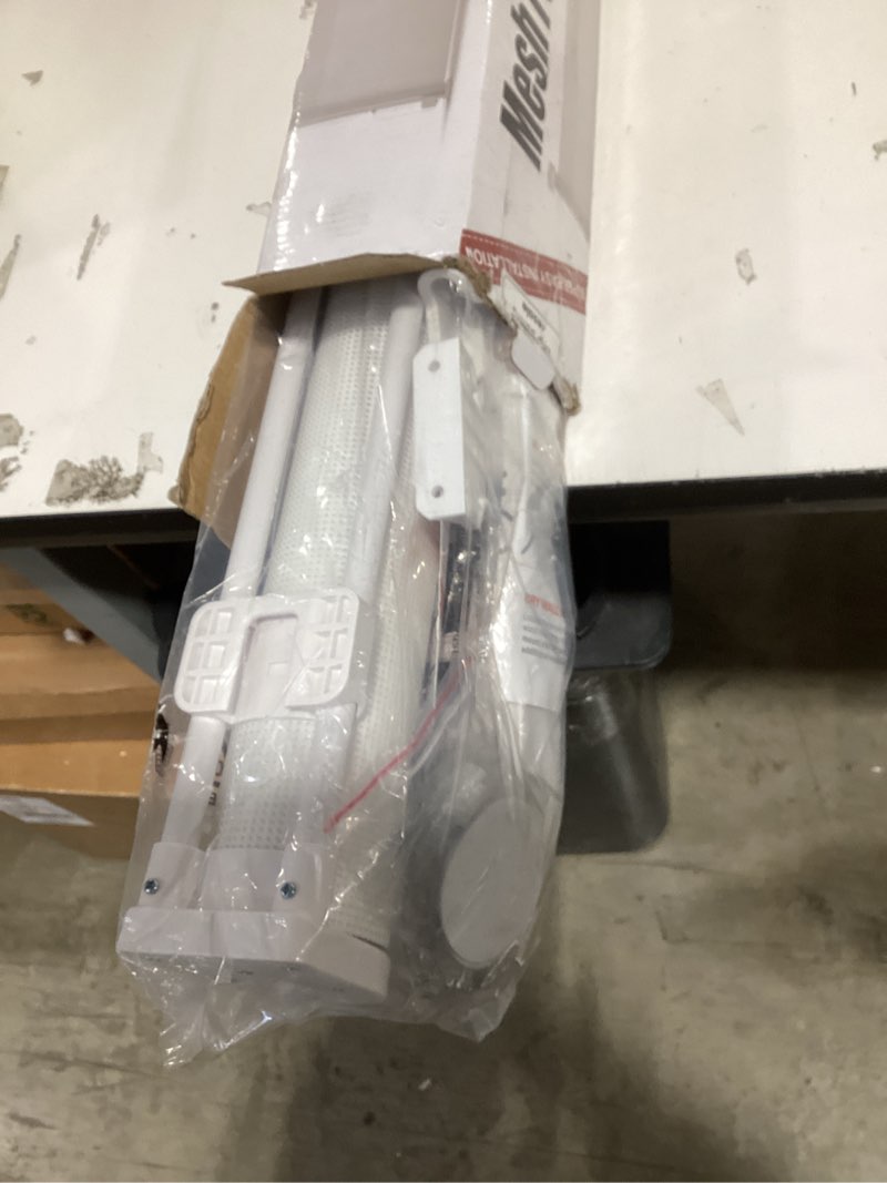 Condition photo showing New/Like New for reinforced 90 inch wide retractable baby gates for doorways extra wide outdoor retractable gate for dogs reinforced bottom to prevent crawling through mesh baby gate long dog gates indoor extra long white 33" tall x 90" wide? with reinforced strip?