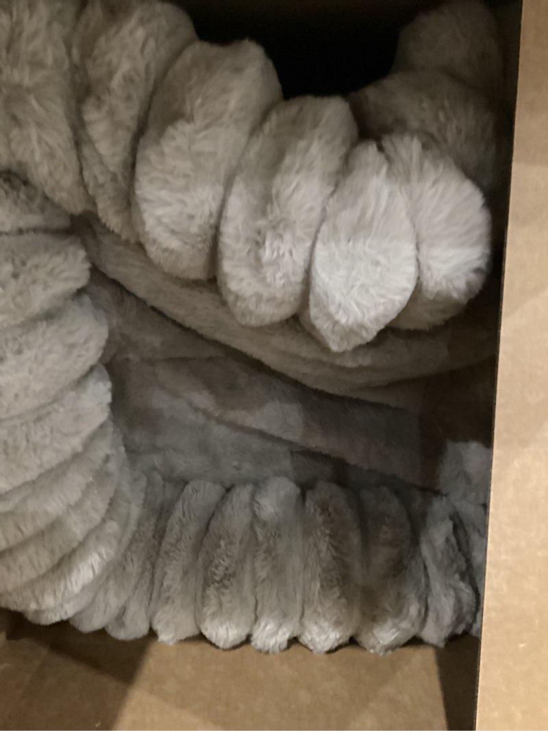 Condition photo showing Good Condition for BALANCE Luxury Donut Dog Bed, 30 Inches Round Dog Bed Medium Size Dogs Washable, Orthopedic Calming Dogs Bed for Pets with Anti-Slip Bottom, Oatmeal