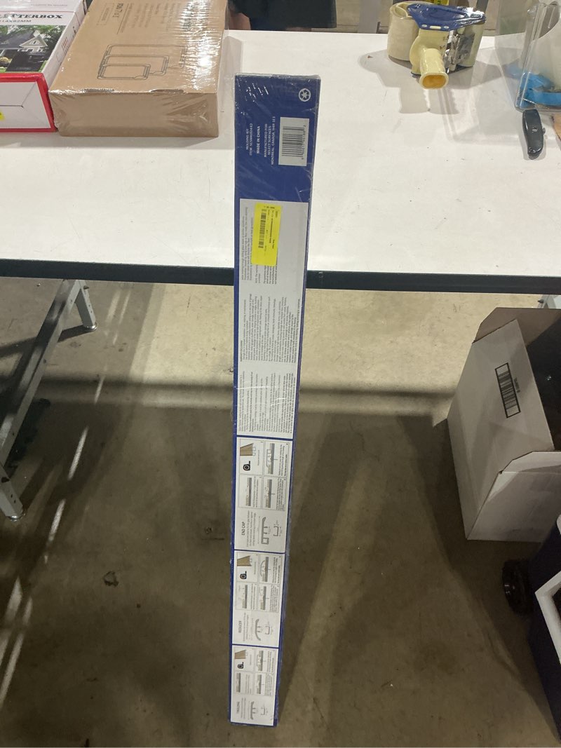Condition photo showing Good Condition for select surfaces molding kit