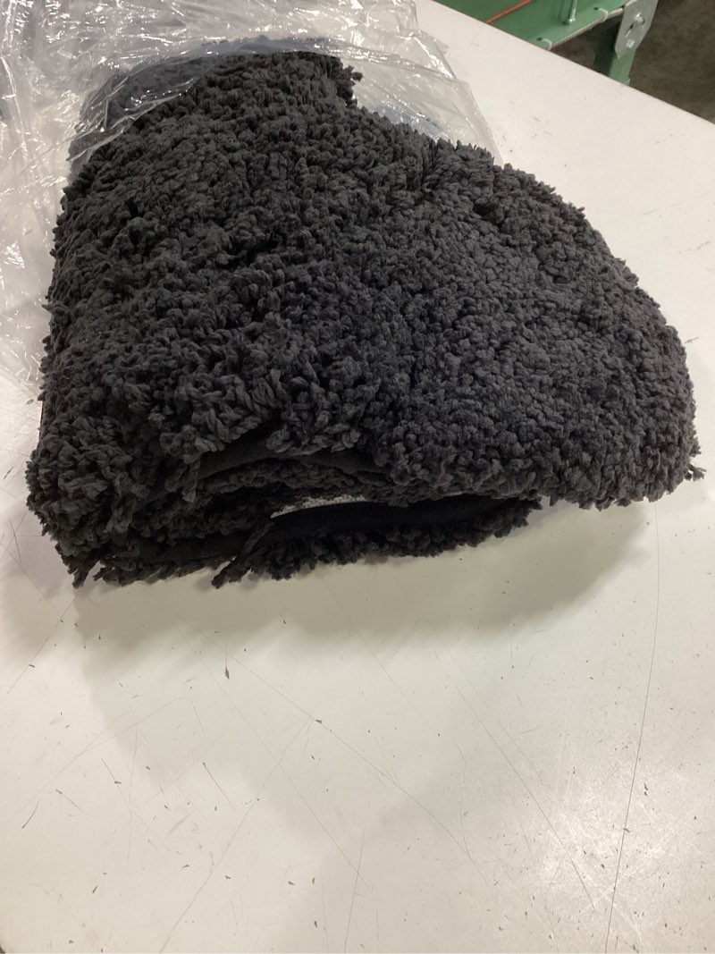 Condition photo showing Good Condition for disolla toilet mat 22x24 black - non slip fluffy u-shaped contour rug, ultra-soft plush toilet floor mat, absorbent & machine washable black 1'10" x 2' (22''x24'' toilet rug)