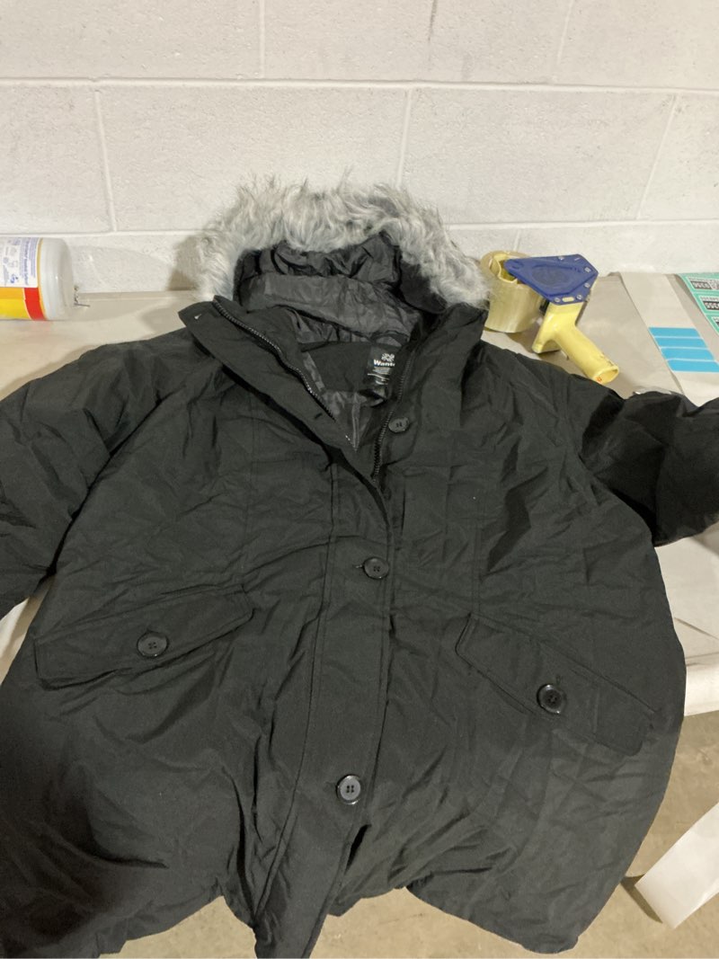 Condition photo showing Good Condition for wantdo women's winter puffer coat insulated long jacket with hood black xx-large