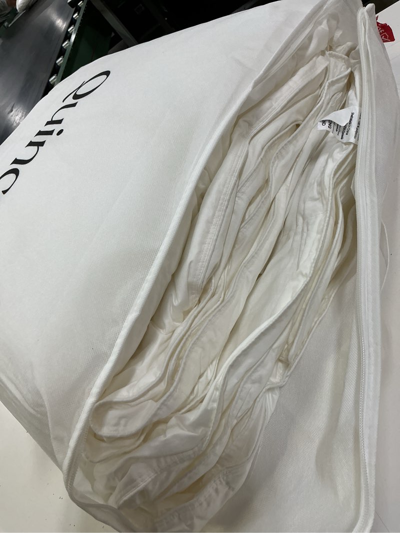 Condition photo showing Good Condition for lightweight premium down alternative comforter, king/cal king, white