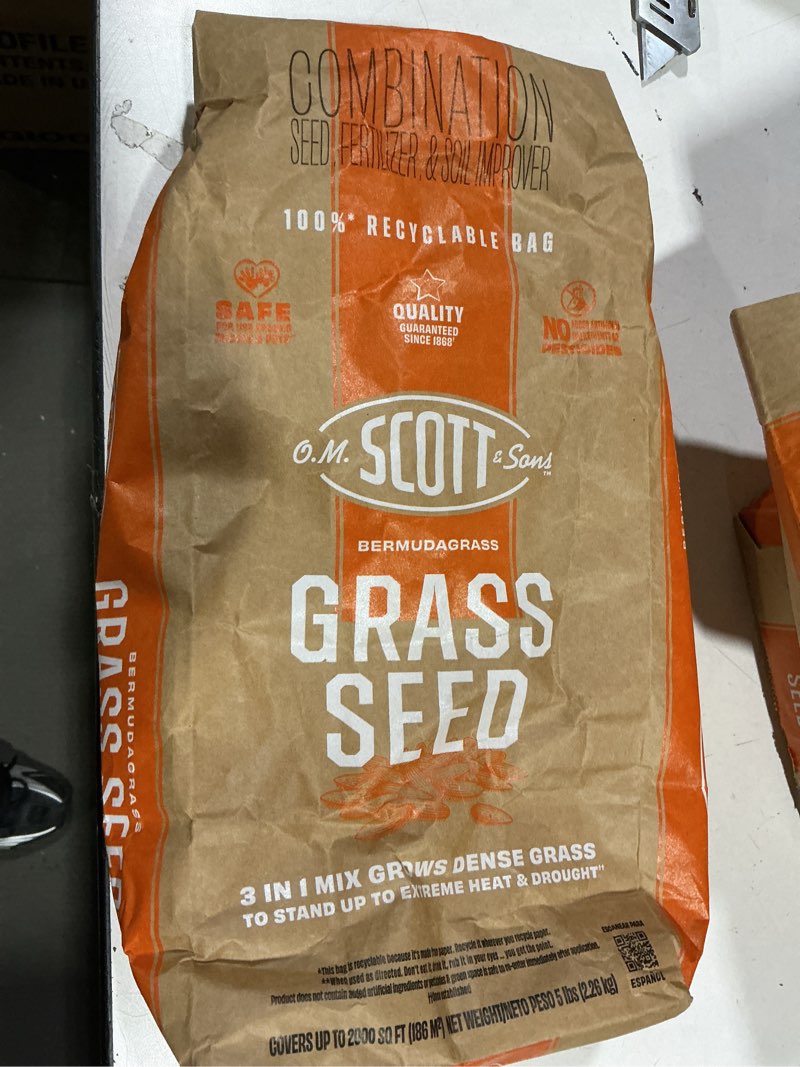 Condition photo showing Good Condition for O.M. Scott and Sons Bermudagrass Grass Seed, Fertilizer and Soil Improver, Drought Tolerant Once Established, Covers Up to 2,000 sq. ft., 5 lbs. 1 Pack Bermudagrass