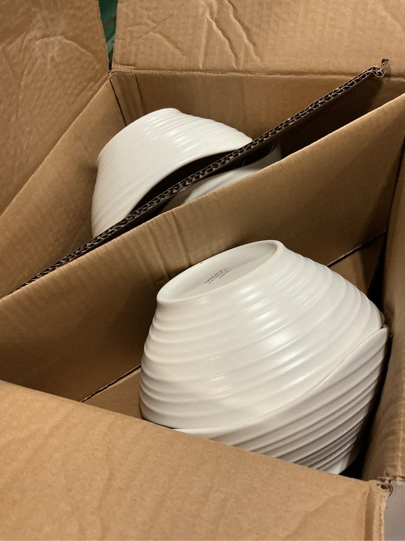 Condition photo showing Good Condition for swirl white square 12 piece dinnerware set, service for 4(only plates)