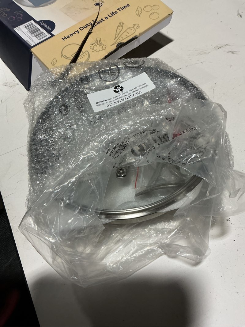Condition photo showing New/Like New for DELARLO 10inch Tri-Ply Stainless Steel Pan with lid, Induction Stainless Steel Frying Pan With Lid, Oven Safe Skillet 10in, Heat quickly and evenly, Durable Stainless Steel Cookware Stainless Steel 10"+Lid
