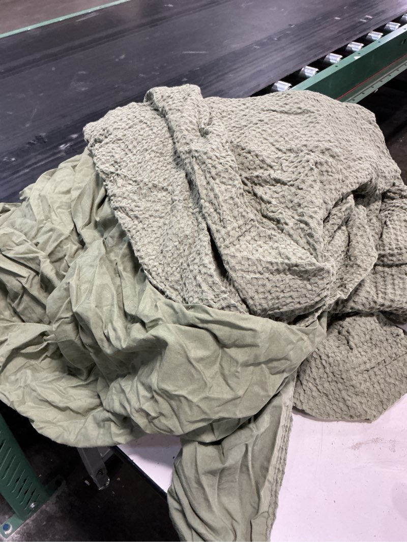Condition photo showing Good Condition for quince organic luxe honeycomb duvet cover set, king/cal king, olive